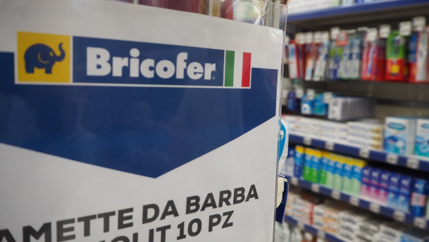 At Bricofer, for example, they also sell toothbrushes. They want to be a local neighbourhood store.