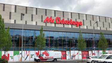 First Mr. Bricolage opens in Kosovo